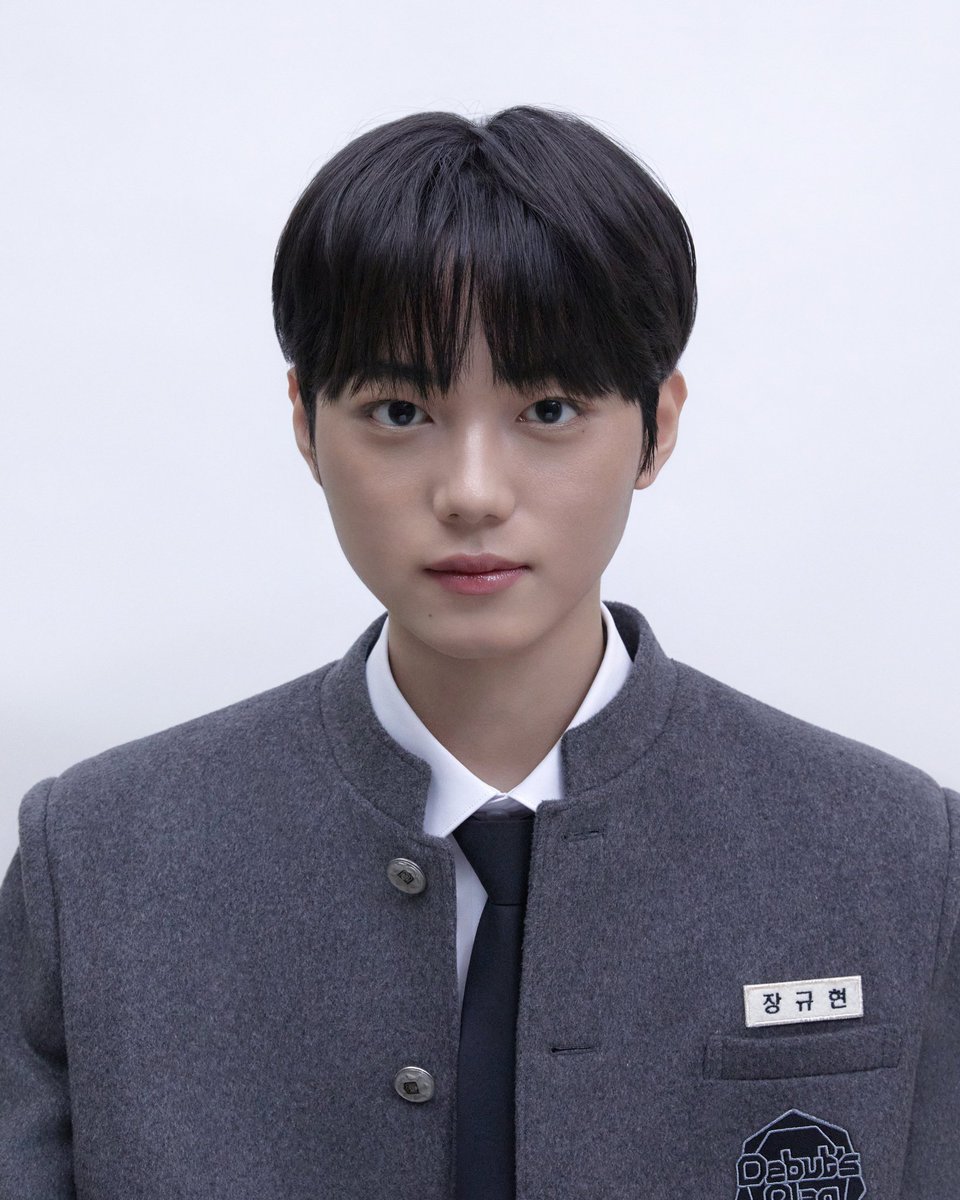 .•_• tweet media