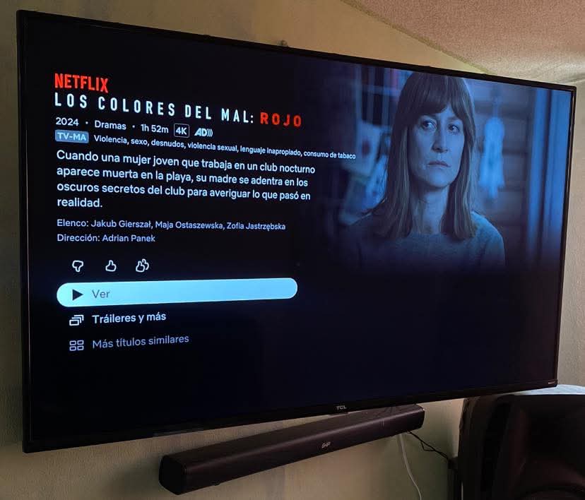Octavio_01's tweet photo. (LOS COLORES DEL MAL) Una película de intriga y drama que me mantuvo pegado a la tv hasta el final, en NETFLIX. 10/10 https://t.co/lHiqXw8mkJ