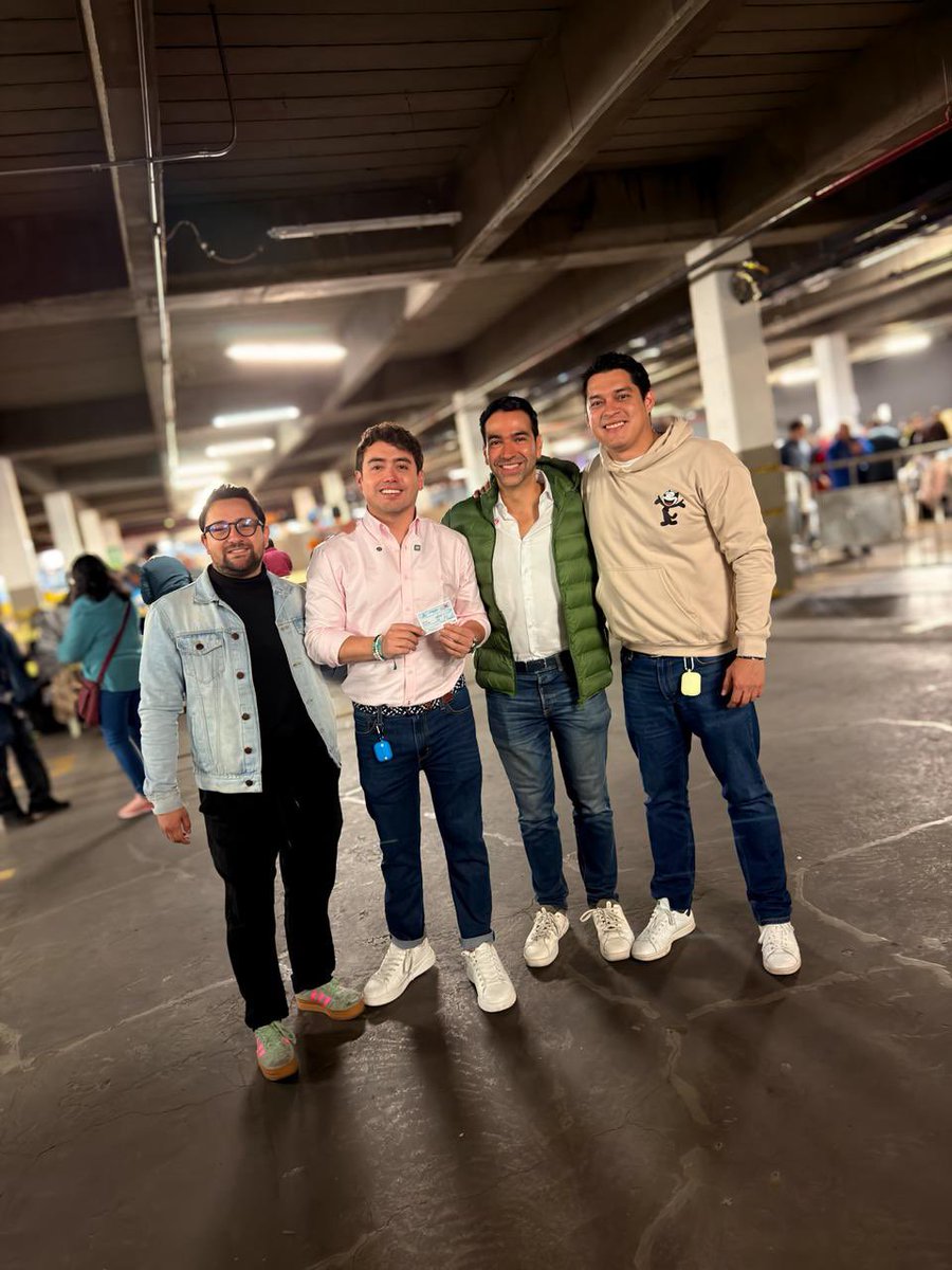 Hoy termina una jornada que quedará para siempre en el corazón!! 💚

Gracias a cada líder, a cada edil, a cada concejal, a cada corazón que caminó esta campaña con convicción, dejando el alma en cada calle de Bogotá.

Nuestro turno es YA!