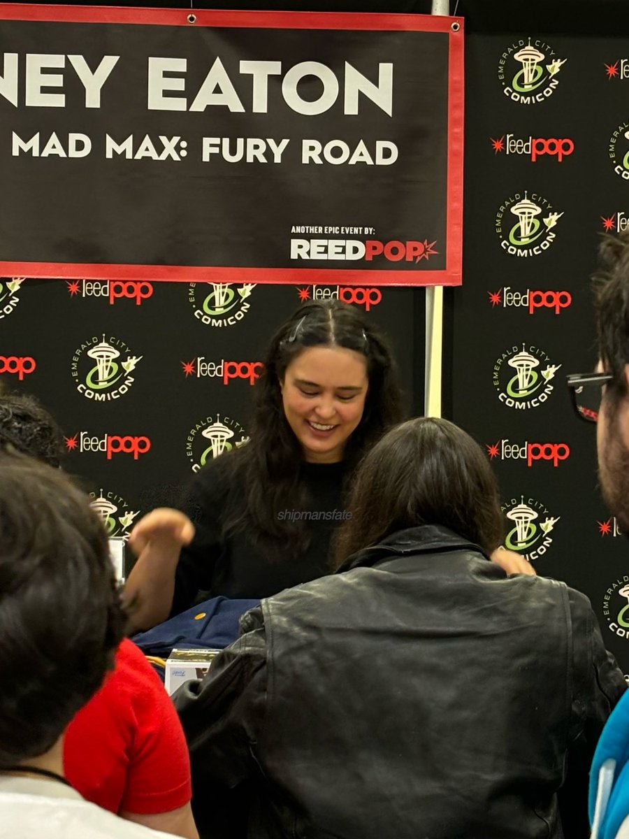 shipmansfate's tweet image. courtney yesterday being the cutest at #ecc ⋆˚꩜｡