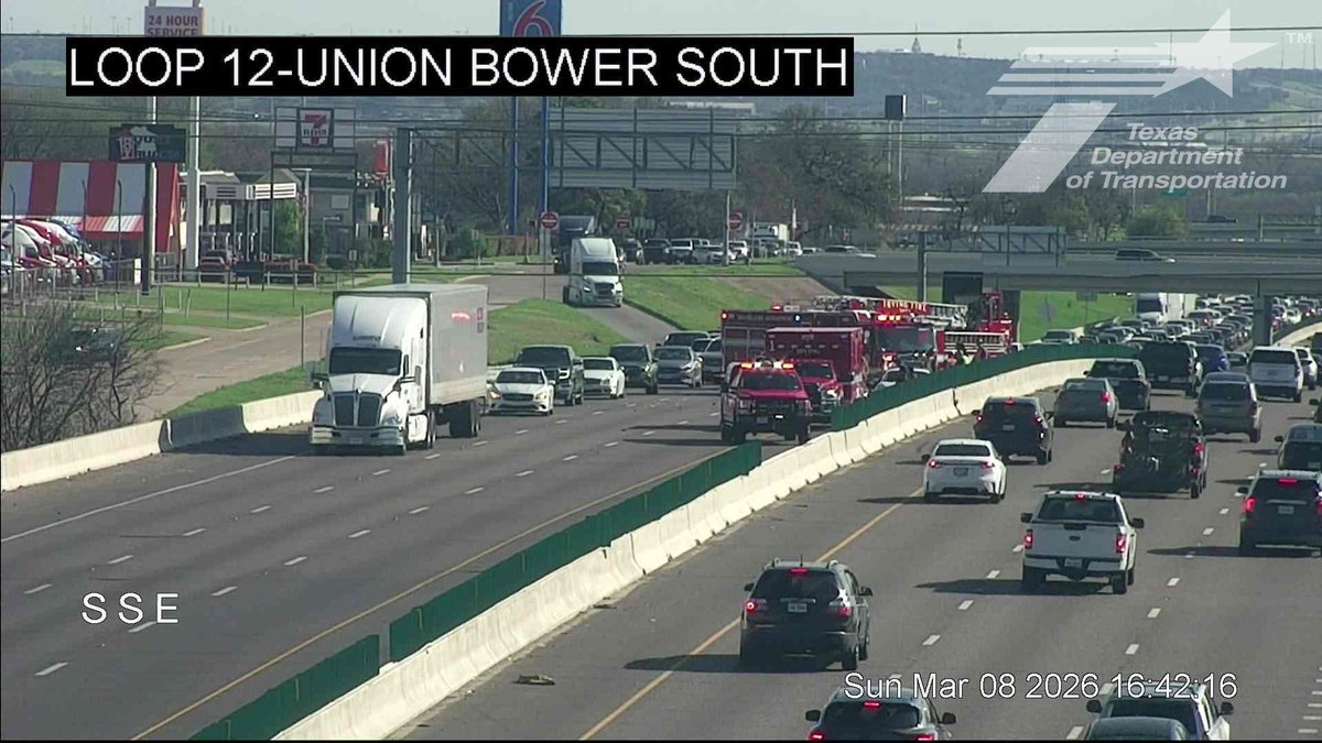 krldtraffic's tweet image. #Irving: NB Loop 12 Walton Walker @ SH-356, after some lane shifts - now the 2 2 left lanes taken away due to a wreck - delays from Shady Grove @KRLD #KRLDTraffic #1080KRLD #trafficalert @TxDOTDallas
