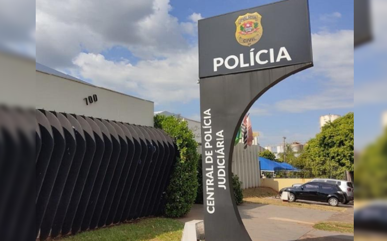 g1bauru's tweet image. 🚔Homem é preso em flagrante por tráfico de drogas após fugir da polícia e bater carro no Centro de Assis
glo.bo/shls2ju #g1 #Assis