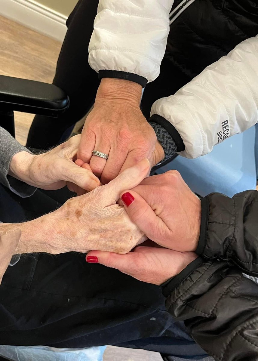 Tooker4CTComp's tweet photo. On this International Women’s Day I want to celebrate the two women who have been with me always, my mom, Kathy and my sister, Shawna.
I feel so blessed to have so many amazing family members, friends and colleagues in my life. Happy International Women’s Day and hugs to all! https://t.co/McsjFP0ECH