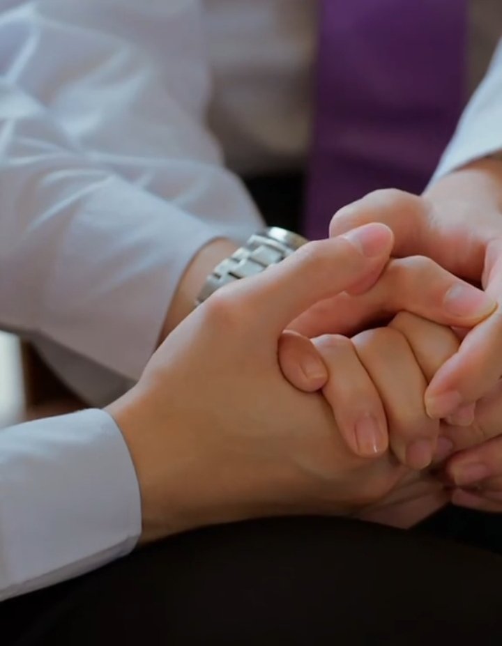 HansikaaJaya's tweet image. Hands that cling and eyes that yearn 💛

#cooheart #Piecesofponlawit #PondEarth