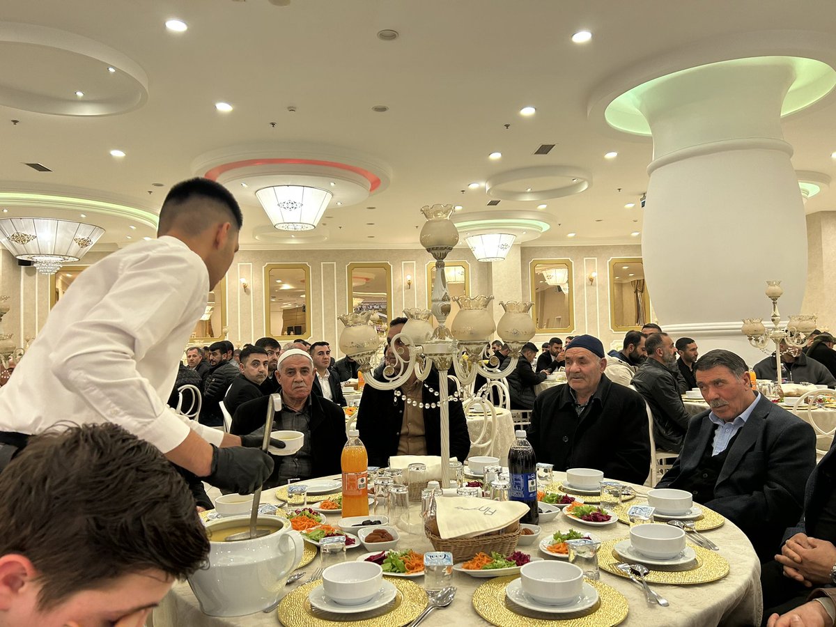 Bugün Ankara”da sevgili yeğenlerim M. Emin GÜZELAYDIN &amp; Baran GÜZELAYDIN GÜZELAYDIN İNŞAAT &amp; OTOMOTİV  olarak. düzenlenmiş oldukları iftar programına katılım sağladık.
Ramazan ayının manevi atmosferini &amp; bereketini kiymetli hemşehrilerimiz”le paylaşmanın gururunu yaşadık..