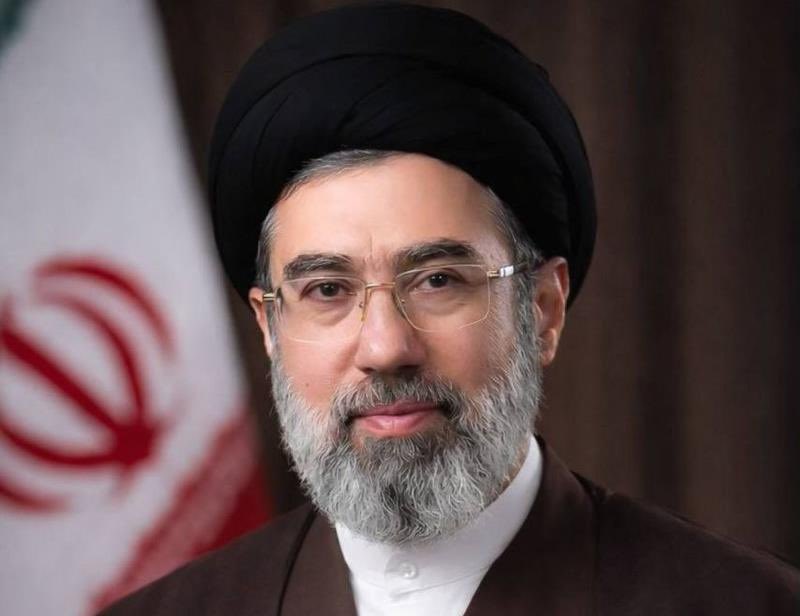 Ils ont tué un Khamenei. Un autre vient de le remplacer. L’assemblée des experts vient de désigner l’ayatollah Mojtaba Khamenei, 56 ans, le fils cadet de Ali, comme leader suprême en Iran.