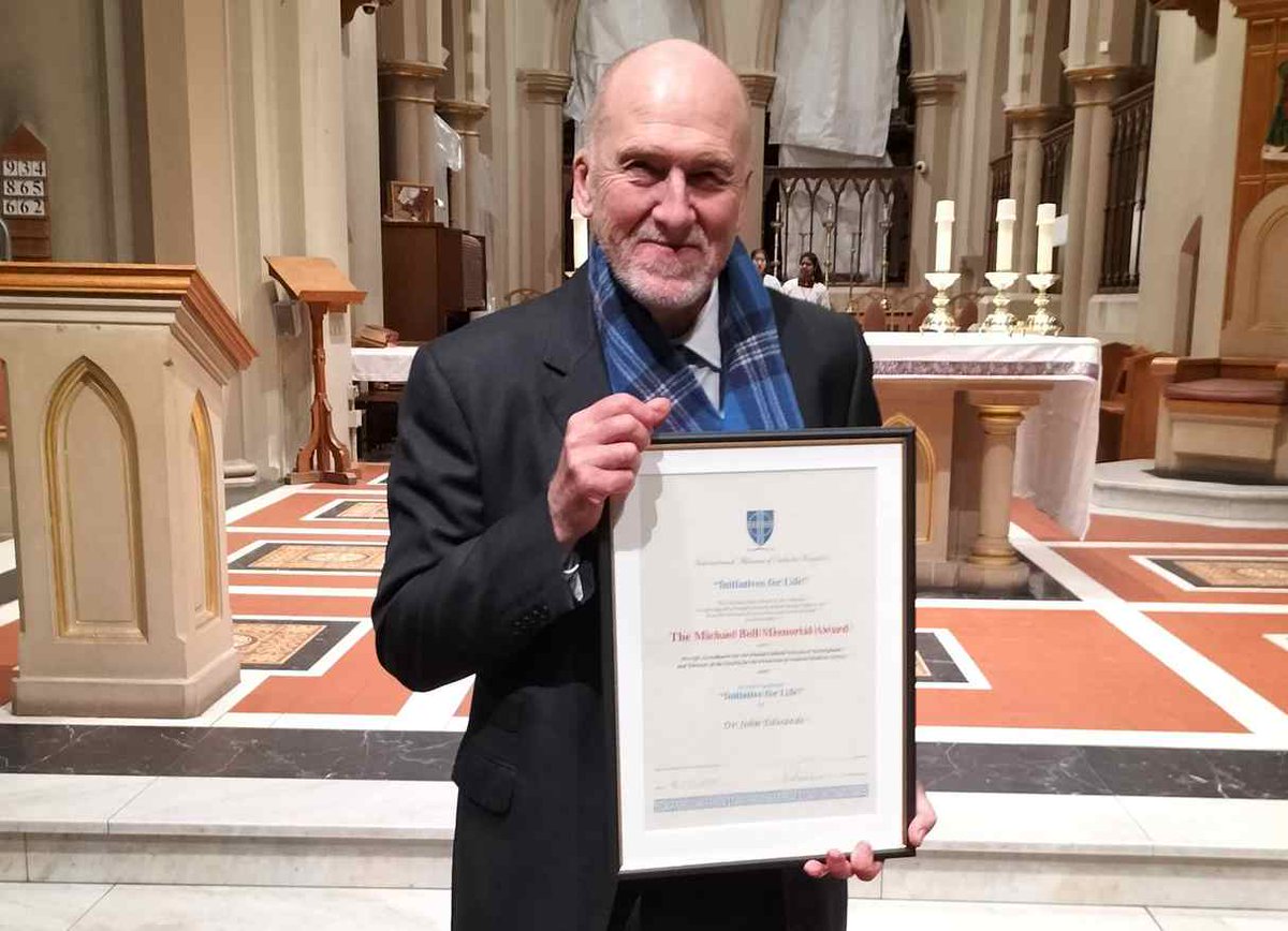 IACKnights's tweet photo. The Michael Bell Memorial Award was presented to Dr John Edwards KSG following the 6:30pm Mass on 7 March 2026 at St Barnabas Cathedral, Nottingham.
Mass was celebrated by Bishop Patrick McKinney with Fr Simon Gillespie and Canon Malachy Brett. https://t.co/TBYkbPUZX8