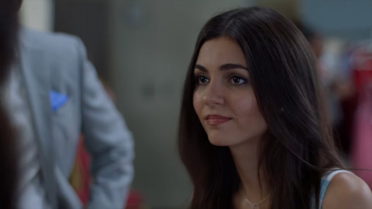 📸| Gallery Update | Television Productions | 541 screen captures of <a href="/VictoriaJustice/">Victoria Justice</a> as Hayley Wilson in season one, episode one - Sequins and Fritos - of Queen America.

🔗dailyvictoriajustice.org/photos/thumbna…