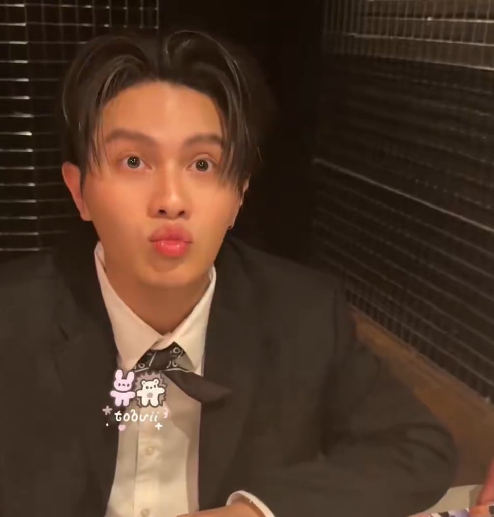 คนพี่เป็นปลาตาใสส่วนคนน้องเป็นหมูอู๊ด น่ารักอ่ะ😭🩵

WILLIAMEST SMILES NYC

#PPWExNY
#WilliamEst