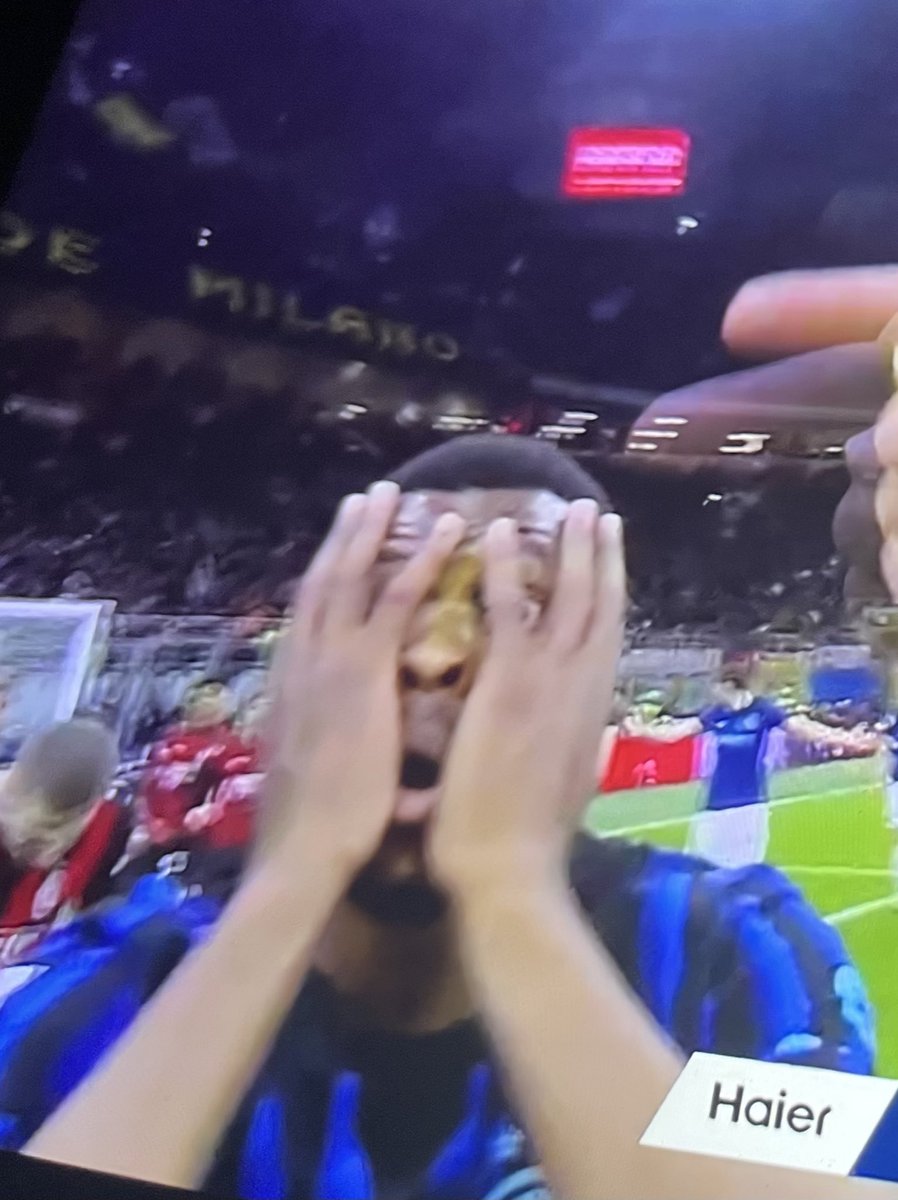 rainer 🇦🇱 tweet media