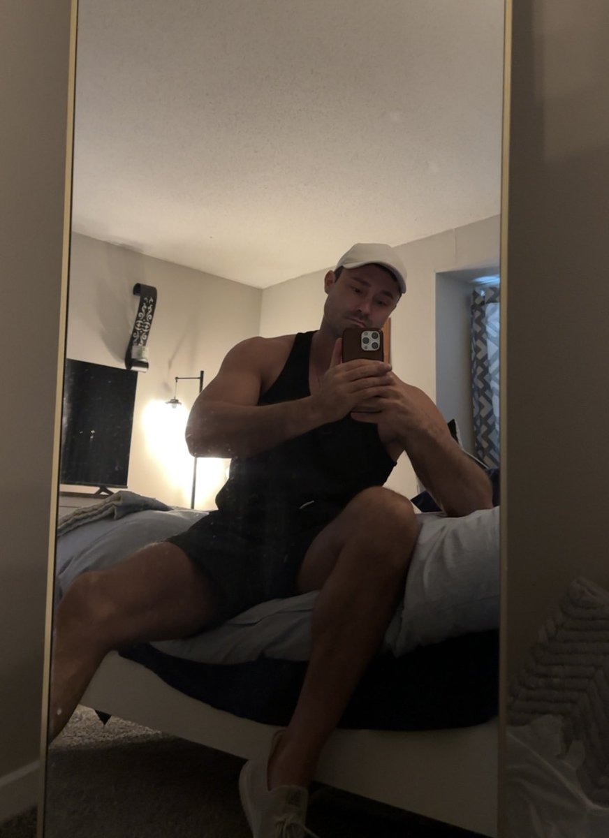 Hunter East tweet media