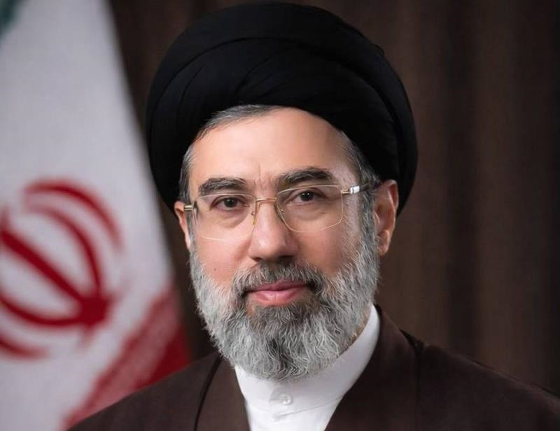 ZardSi's tweet photo. 🚨🇮🇷 BREAKING

Iran has elected Mojtaba Khamenei, the son of Ali Khamenei, as the new Supreme Leader of Iran.

He confirms he will punish Trump and Netanyahu for the assassination of his father, and his top priority will be to free Palestine. https://t.co/jflpK13V1j