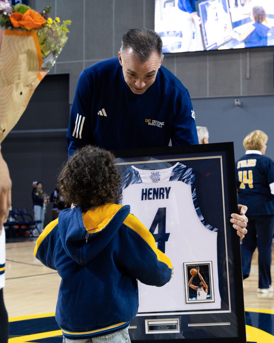 UCI Men's Basketball tweet media