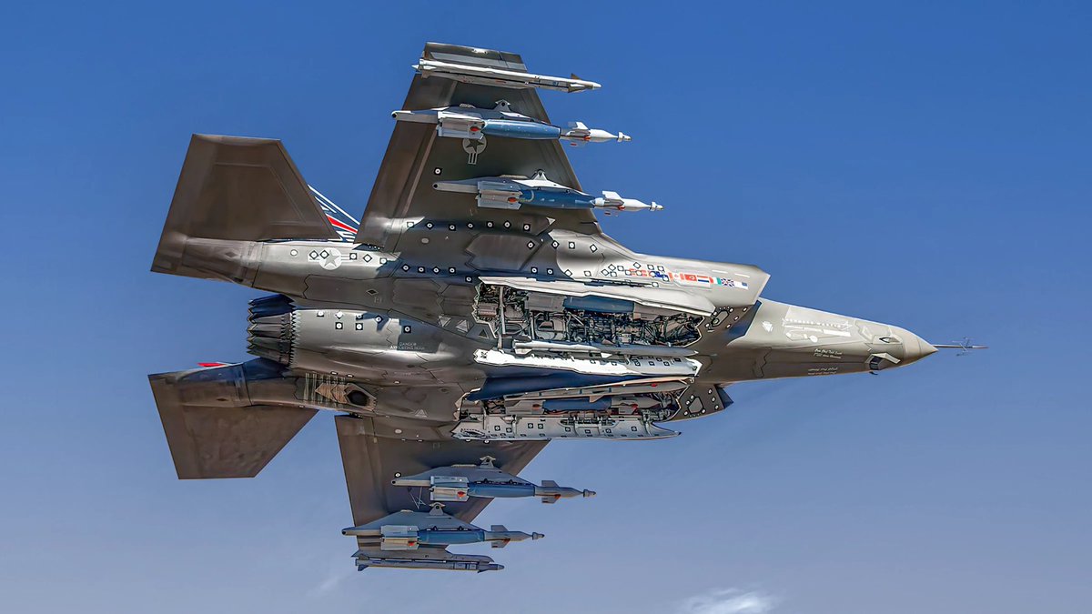 Así son los aviones F35 que le regaló Messi a Trump para invadir Irán. Le regaló una tropa de 20 aviones. Emocionante gesto🥺👏🏻