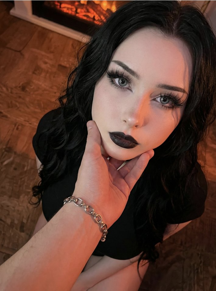 Blair 🕷️ tweet media