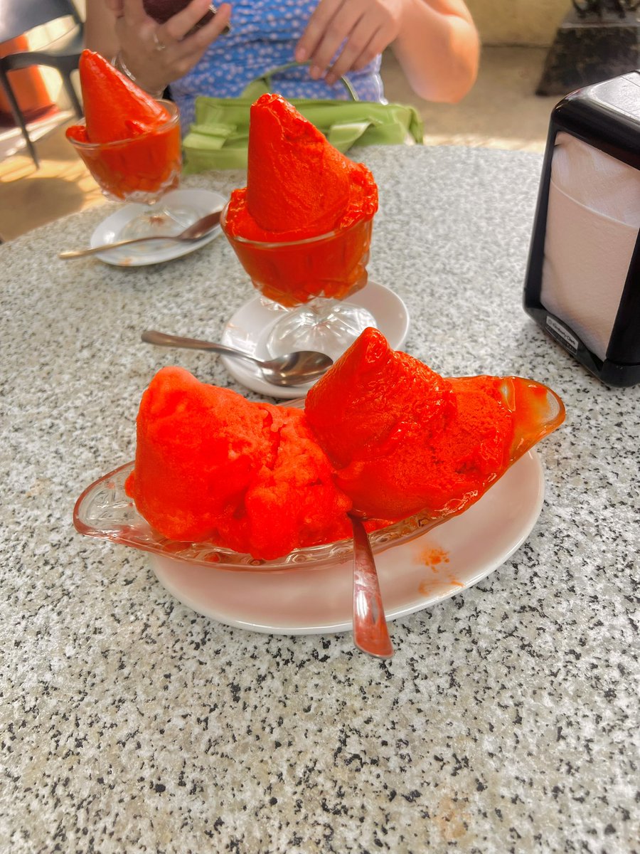 AlexGmdz's tweet photo. 📍 Mérida, los mejores helados: Dulcería y Sorbetería Colón 😋 https://t.co/KS8fYXHowv