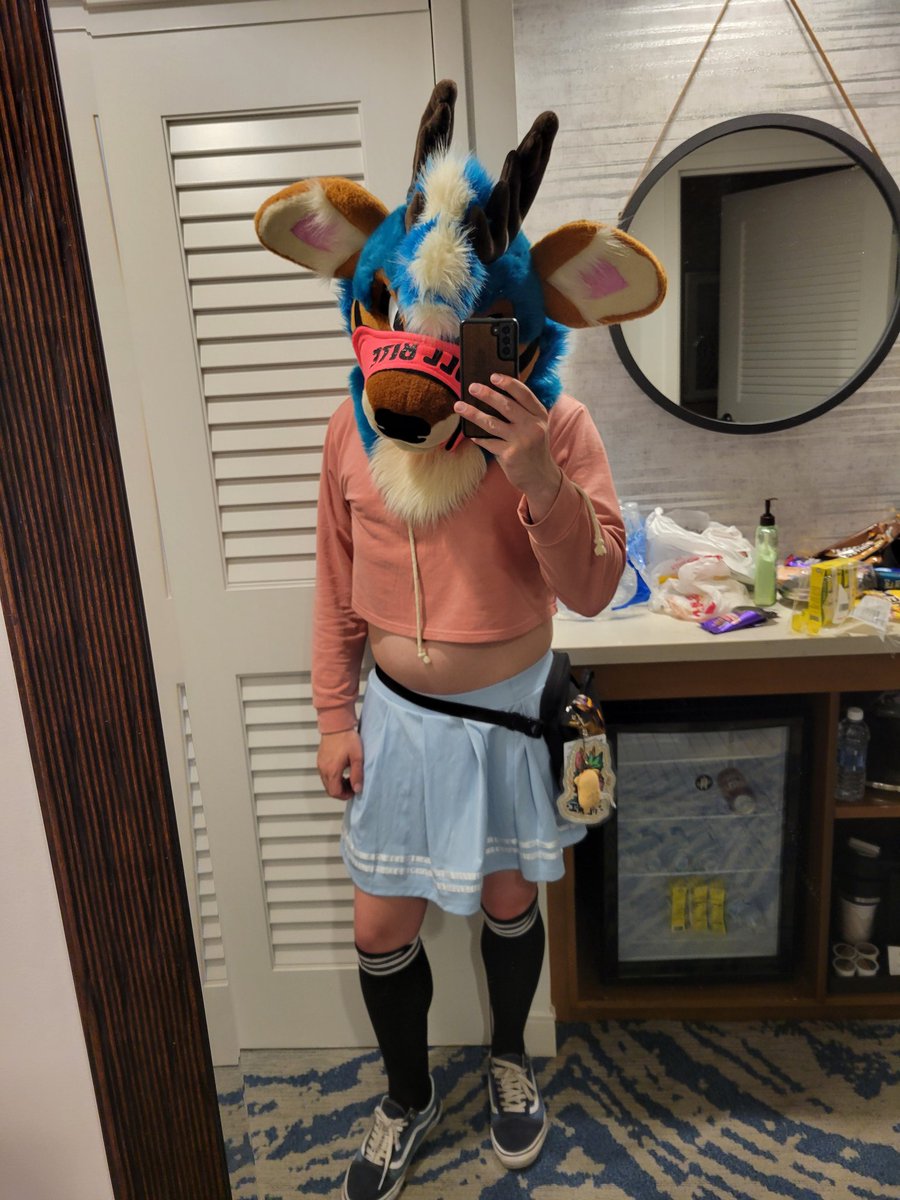 🍁 Teni Floof 🍁🔜VF tweet media