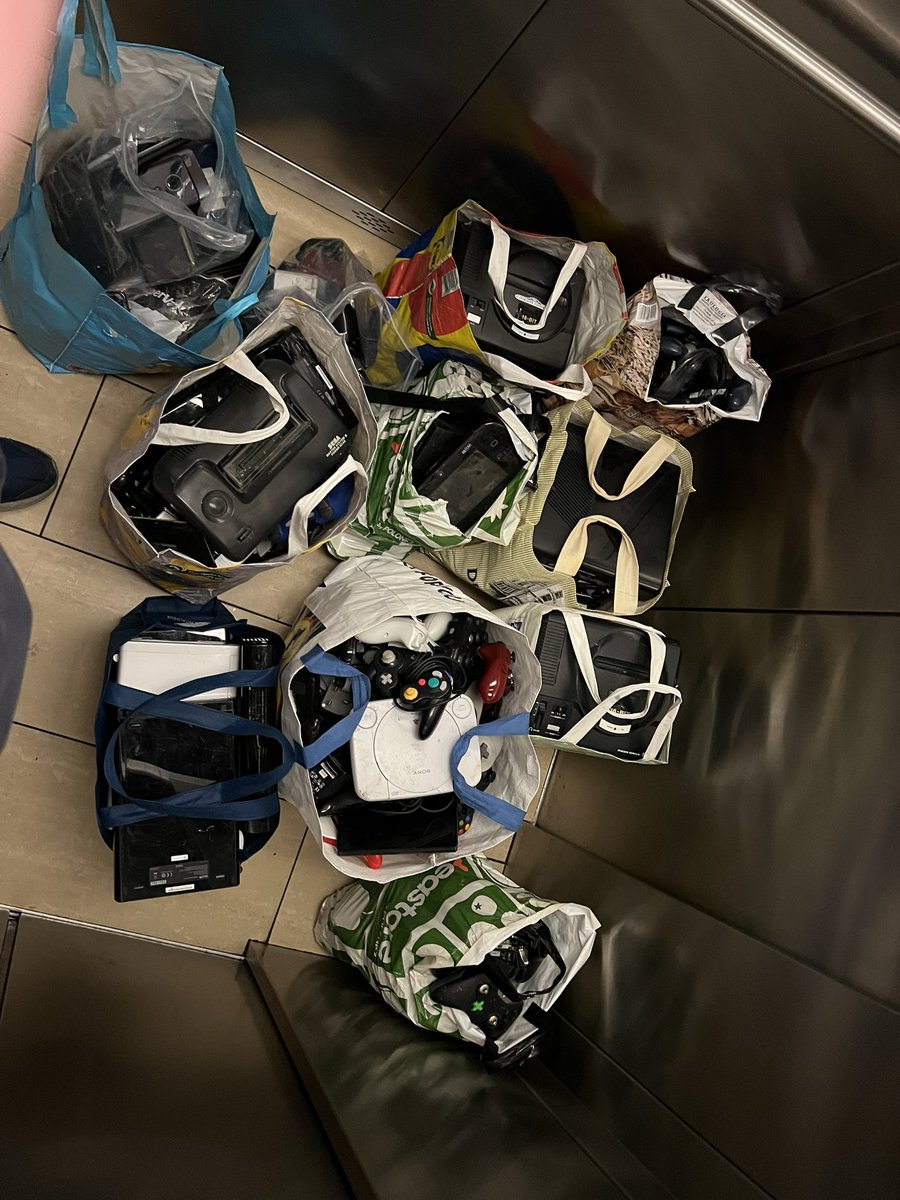 PSPcollector tweet media