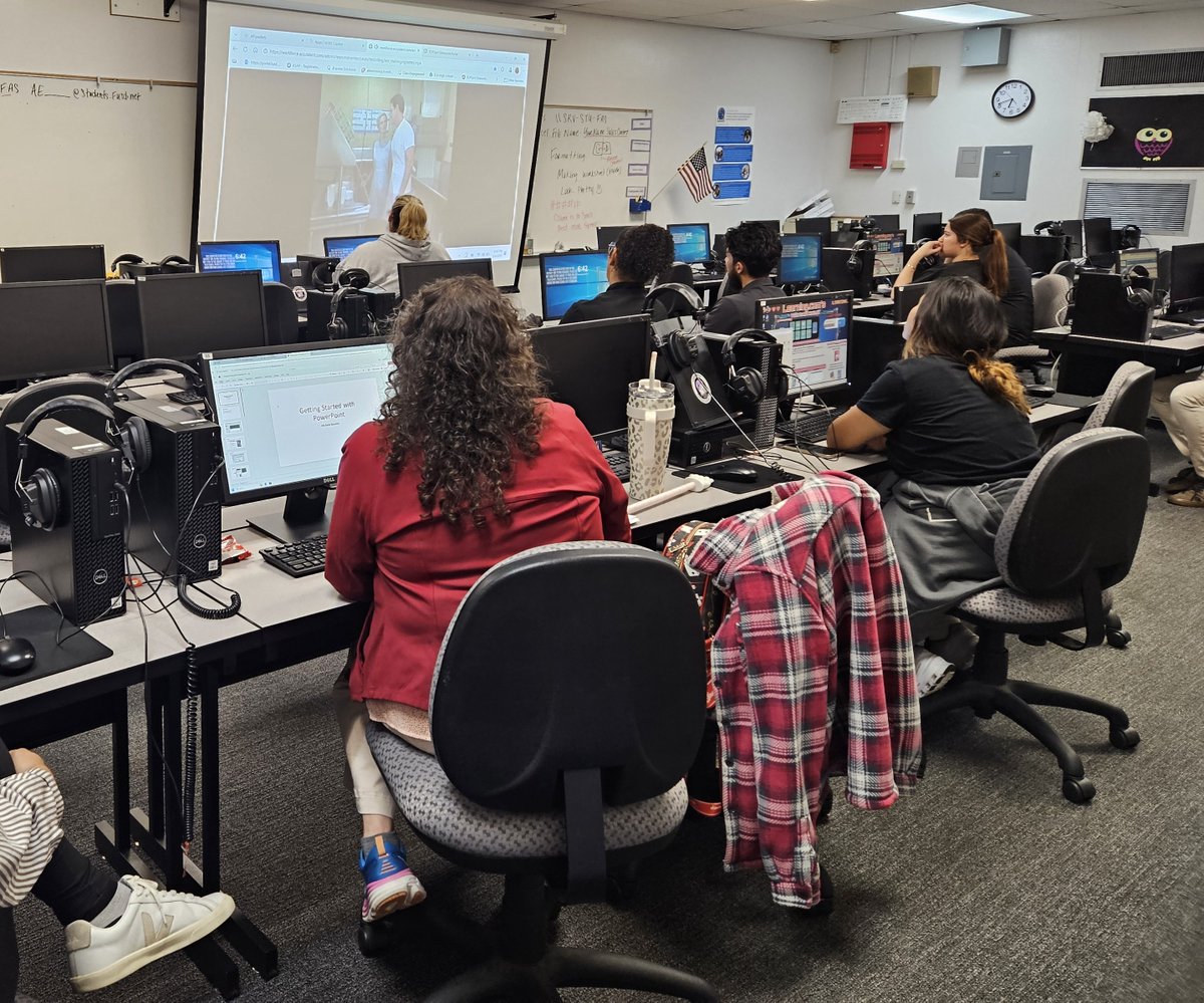 FUSD_FAS's tweet photo. Learning about CASAS eWORKs content to boost development of customer service skills as part of Culinary and Business classes. Collaboration between CTE and ESL. 

#CASASeWORKs #CASAS #adulteducation #OTAN #CustomerService https://t.co/QbTtX51N4O