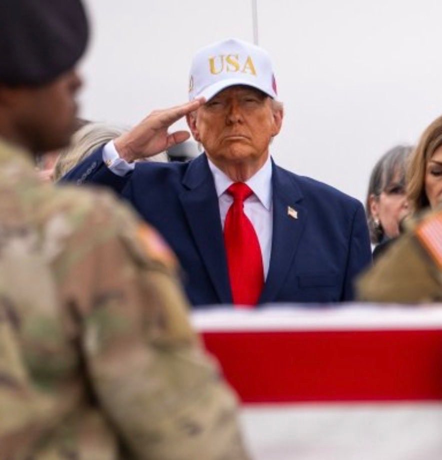 BadFoxGraphics's tweet photo. So, @FoxNews Media is claiming that their video sourcing techs are so ignorant they had NO IDEA this footage of Trump in Dover hatless with gloves was *not* Saturday. 

Twitter was blowing up all Saturday with Trump’s inappropriate white campaign hat. How incompetent is FOX? https://t.co/ozCyJZTWWo