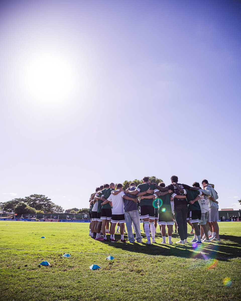 aawallace15's tweet photo. +3 importantísimos para levantarnos y seguir enfocados en el objetivo que tenemos por delante. 

Queda mucho por laburar, pero siempre es mejor hacerlo sumando de a tres. Vamos @RacingClubUru 🇳🇬 https://t.co/evujDe5J69