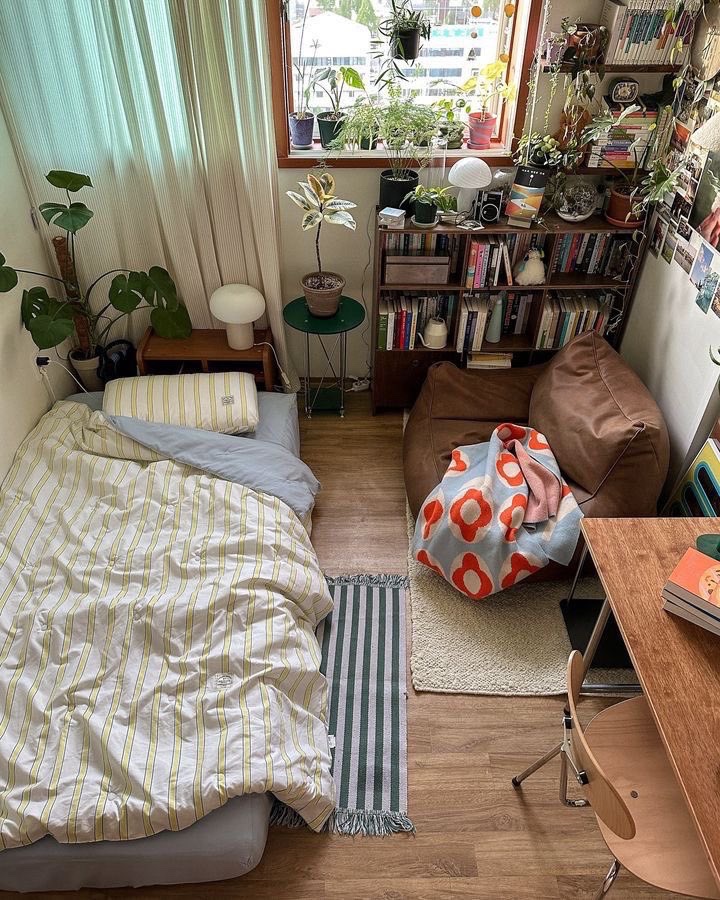dwiyuliann's tweet photo. This kind of room is every introvert’s dream https://t.co/C0cVLsRftL