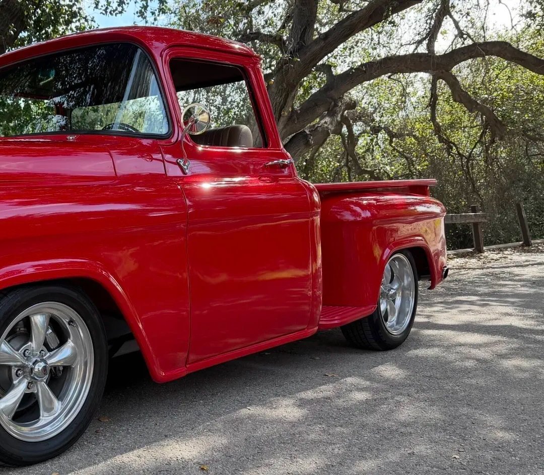 HemmingsNews's tweet photo. 1957 Chevrolet Apache Restomod with a supercharged LS, 6L80 automatic, 12-bolt rear on 4-bar airbags, and a custom Brazilian ironwood bed.
Make An Offer at https://t.co/hpaY4fCwGr!
#Hemmings #HemmingsFinds #1957Chevy #ChevyApache #ClassicPickup https://t.co/LIfmRrLLXI