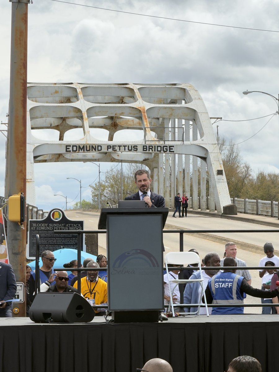 Pete Buttigieg tweet media