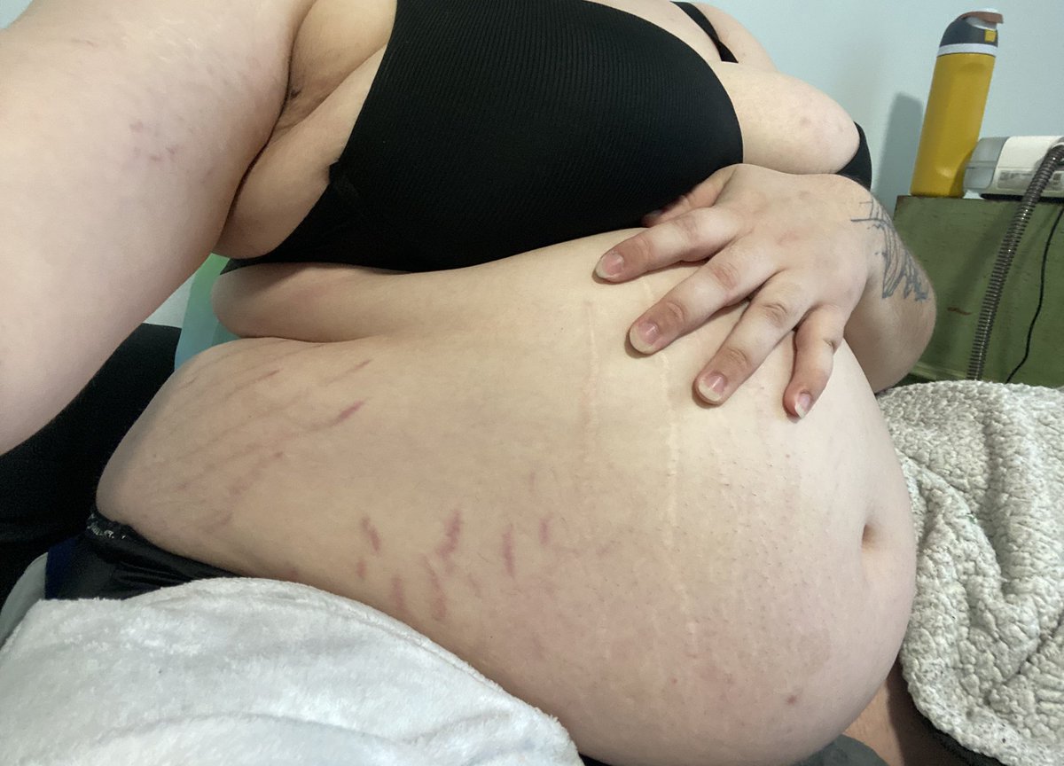 Plump_Piper's tweet photo. I’m backkk! (and fatter lol) https://t.co/6SoVMgg2aE