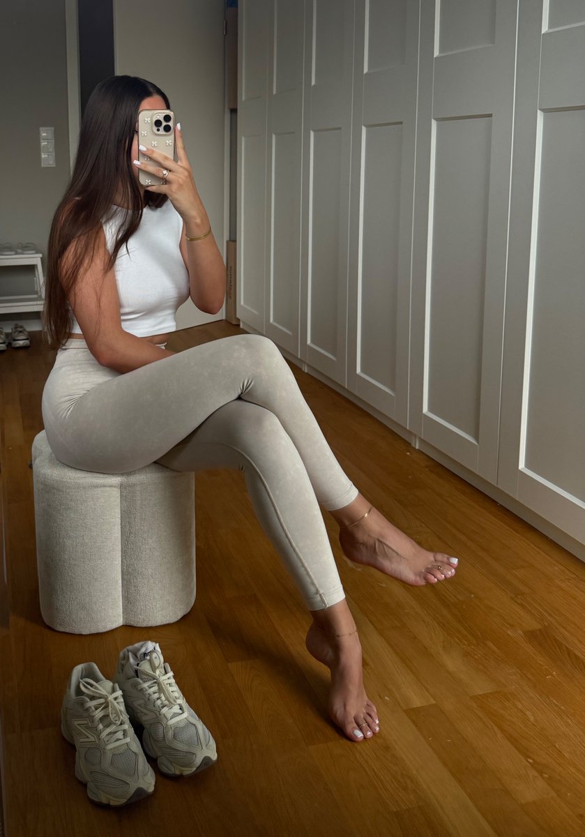 𝒈𝒐𝒅𝒅𝒆𝒔𝒔 𝒍𝒐𝒖𝒊𝒔𝒆 ꨄ︎ tweet media