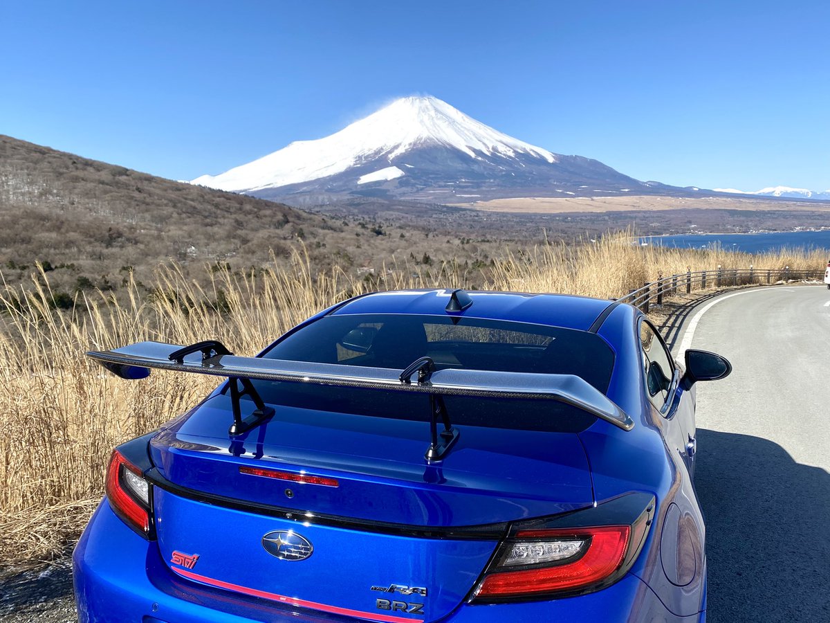 hirooyaji64's tweet photo. BRZのtypeRA。道志道を初ドライブ。
以前のアプライドAと比べて同乗の相方
「車内が静かになった‼️」エンジンが本当に
静かになりました♪さらに・・・
・6速が使える。A型ではゴリゴリ言ってたのに滑らかに使える。
・ブレーキのタッチが秀逸。軽いタッチで
前荷重かかり回頭性⭕️。
#BRZ #typeRA https://t.co/M0h2iQ3oCJ
