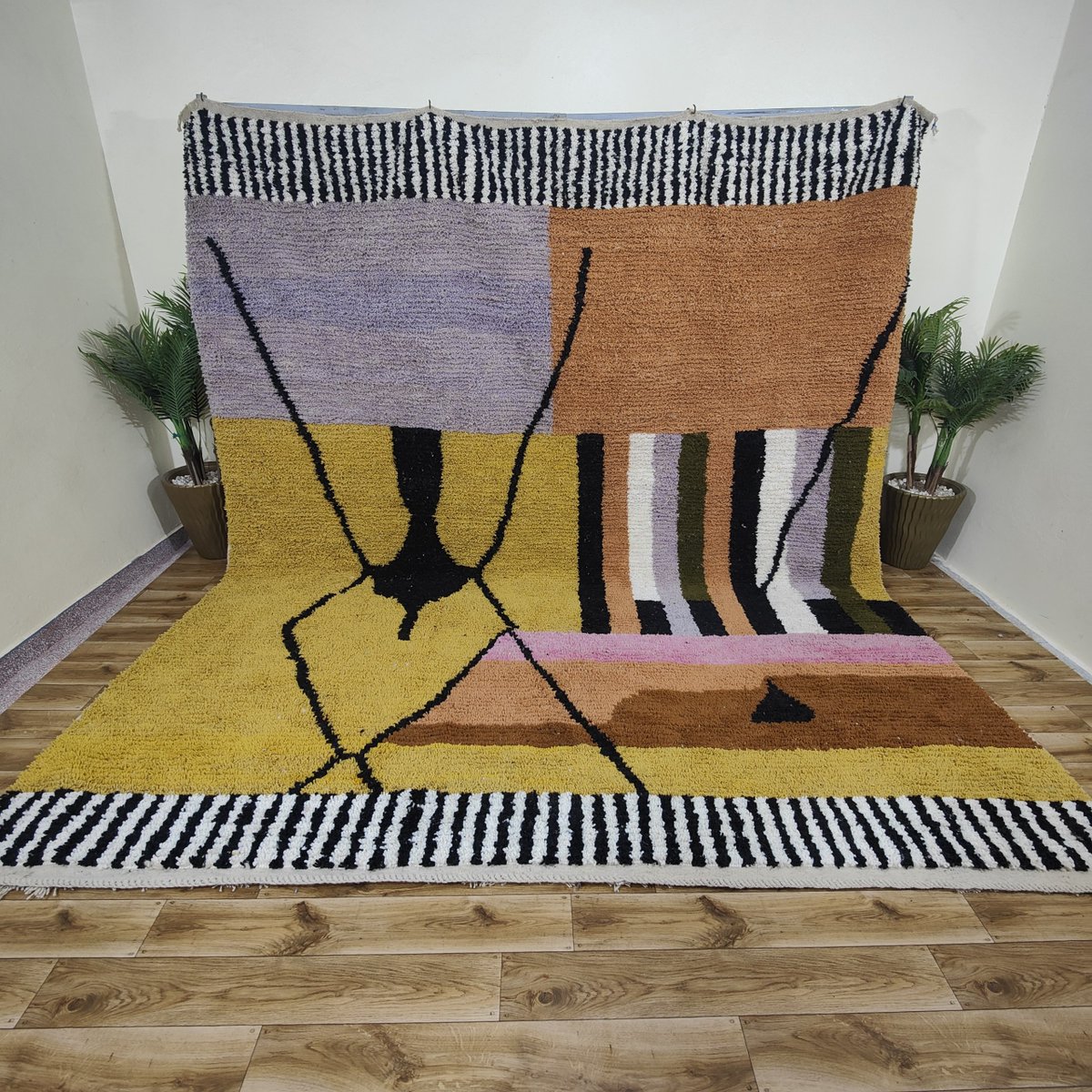 RRugsHand's tweet image. Moroccan Rug Wool Black And White Yellow Olive Handwoven Abstr by rugshand
etsy.me/4syG1cv via @Etsy 

#home_decor, #red_carpet, #carpet, #persian_rug, #christmas_sweater, #sewing_pattern,