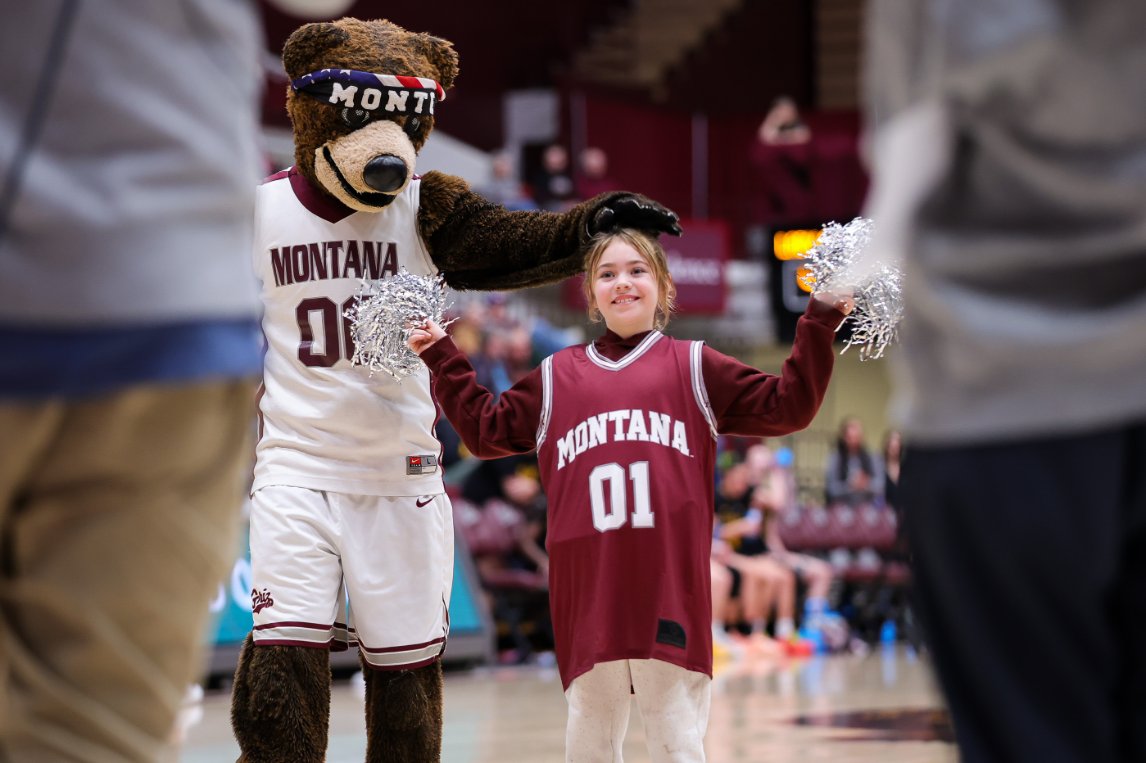 MontanaGrizWBB's tweet photo. Thanks for supporting us all season long, Griz Nation! 

#GoGriz https://t.co/4qtiIfMwtg