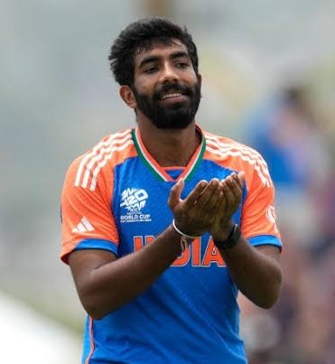 RajaMishra007's tweet photo. Dominated in           Dominated in   
Bowler's era              Batsman's era

Two undisputed GOATs of this sport 🐐

#T20WorldCup2026final #Champions https://t.co/4aWF5iu6E1