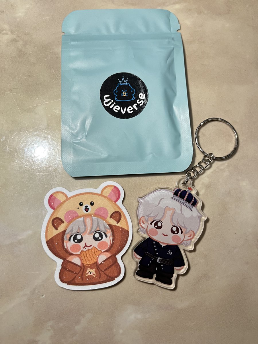 Yeayyy freebies lucu dan ganteng ini sudahhh sampaiii, terimakasih banyakkk yaaa kakaaa <a href="/KesyKim/">Kim’s|po soft cookies</a> <a href="/ujieverse/">ujieverse☄️</a>🥺💗💗miannn ku baru sempett buka paketnyaa