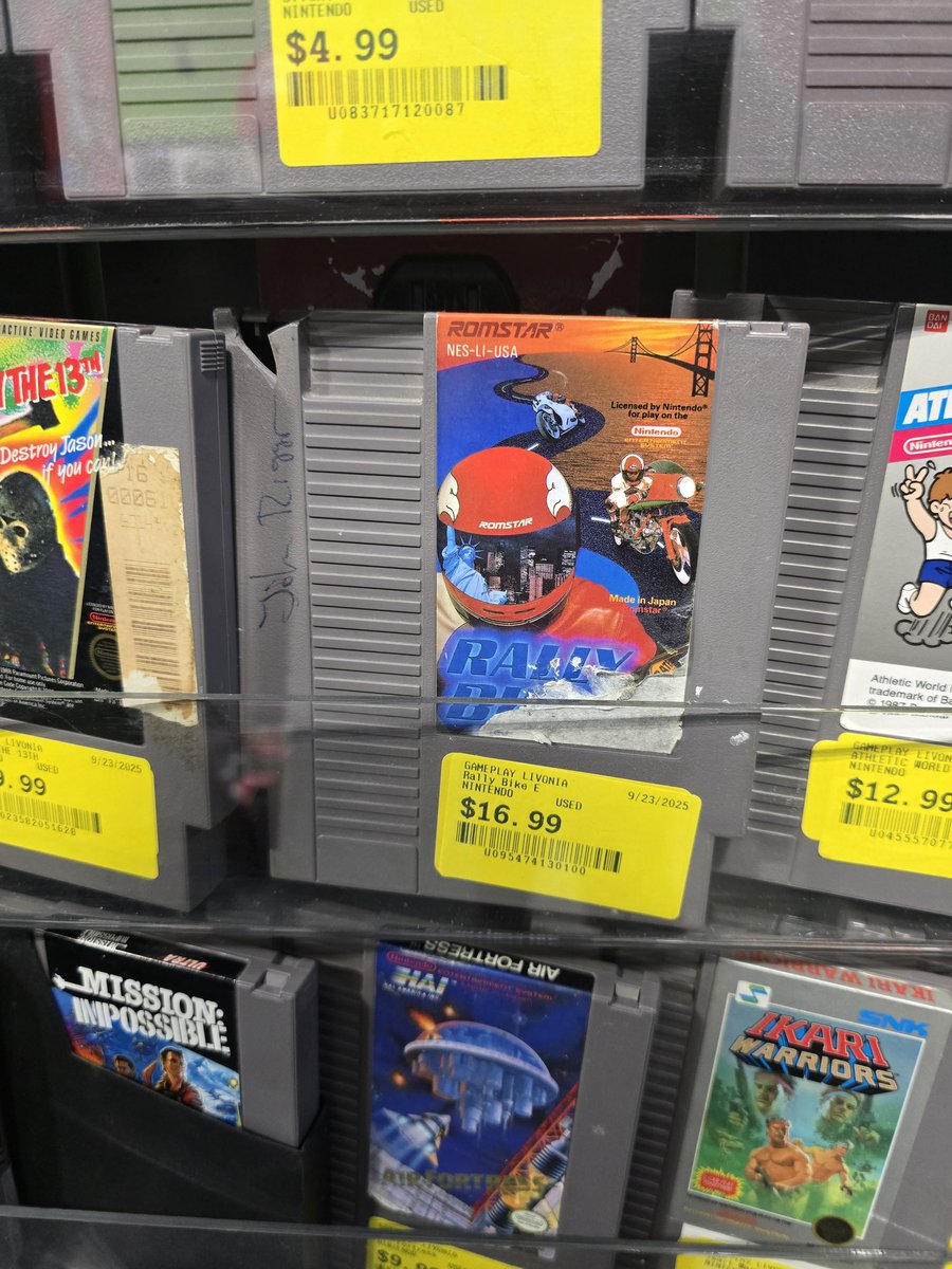jablonicky's tweet photo. Did I just find a game signed by @johnblueriggs at @GamePlayLivonia? https://t.co/OiuvETPck9