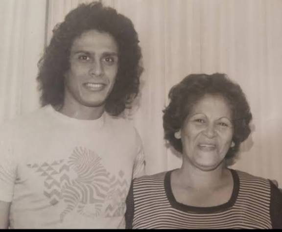 Neste Dia Internacional da Mulher, vamos celebrar todas aquelas mulheres incríveis em nossas vidas. 

Seja a Dona Neuza, mãe do Roberto, suas filhas, sua neta. Todas são nerecedoras das maiores homenagens possíveis!