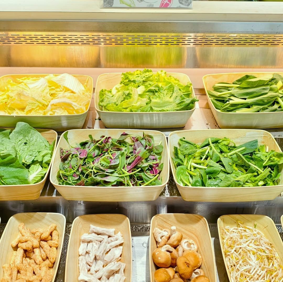 Truth of life: nothing a bite of saladcan't fix; if one can't, take two。fully comforting！🏷