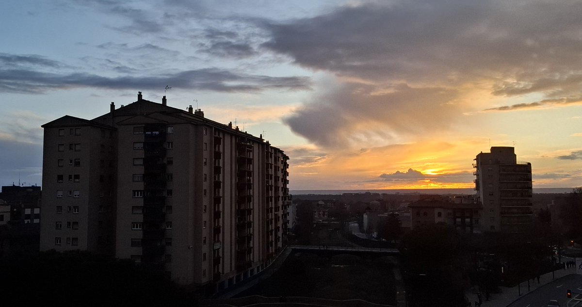 Claudia 🍏 tweet media