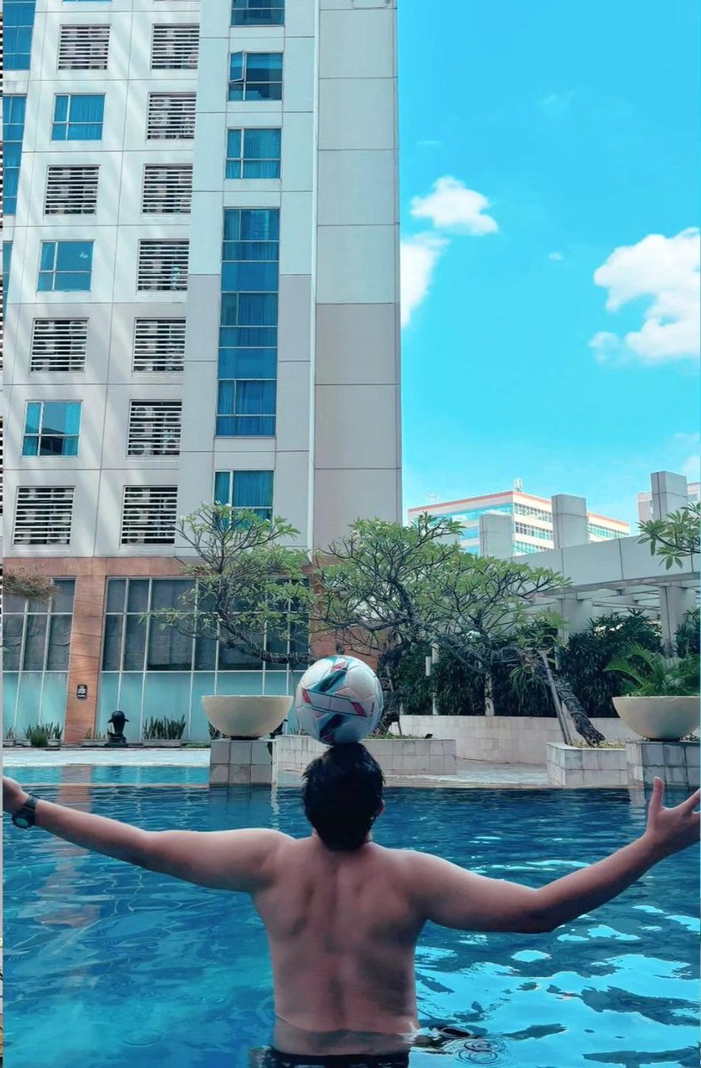 dimitrisz19 tweet media