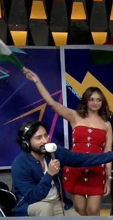 Samantha_fapper tweet media