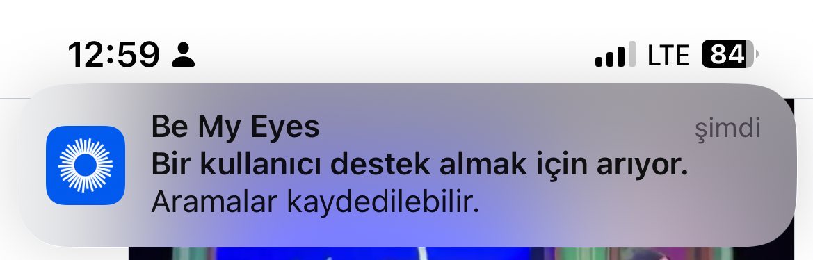 Görme engelli insanların gözü olmak isterseniz bu uygulamayı indirin.

Örneğin bu ilacın son kullanım tarihi ne? Renkli ve beyaz çamaşırları birlikte ayırabilir miyiz? Uzaktan kumanda nerede? gibi soruları cevaplıyorsunuz. İnsanlık için çok faydalı