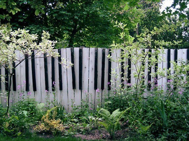 piano fence