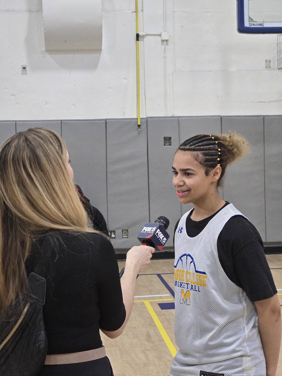 MonroeExpress's tweet photo. Thank you to Jennifer Williams (@jenxperience) of @fox5ny for stopping by to chat with our @muexpresswbb team just before they depart to Texas for the NJCAA Division III WBB Tournament.

The video piece will air tonight (3/8) on FOX 5's Sports Xtra program at 10:30 p.m. https://t.co/0pty7mP47c