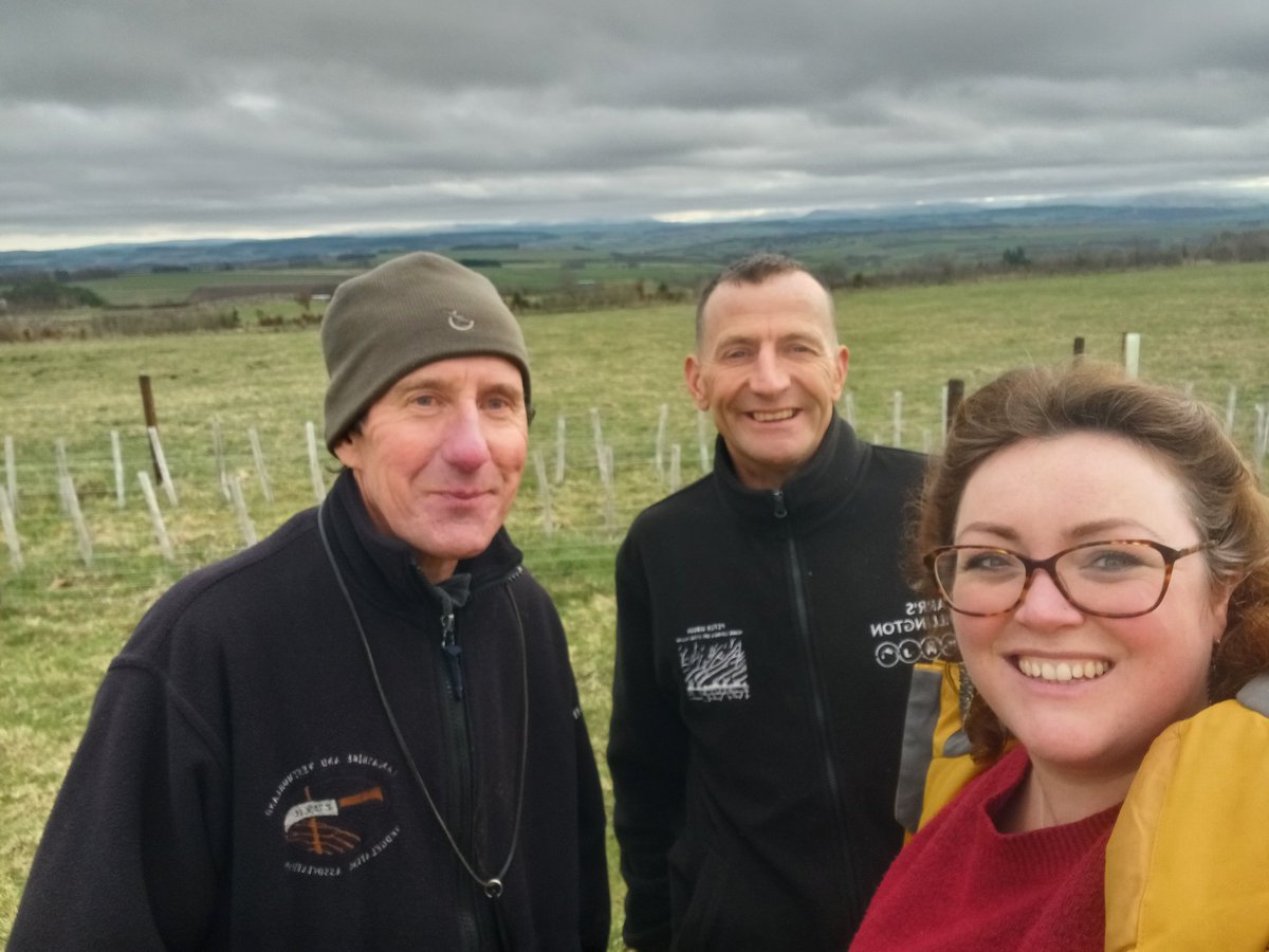 FavColour_Green's tweet photo. Then to Penrith where the Renisons farm delighted me

8km newly planted hedge, some had already had its maiden lay, and all establishing incredibly well given its 800m above sea level!

The brilliant Peter Gibson (4 times grand national champion hedgelayer) joined us too https://t.co/m8TzUMkUSX
