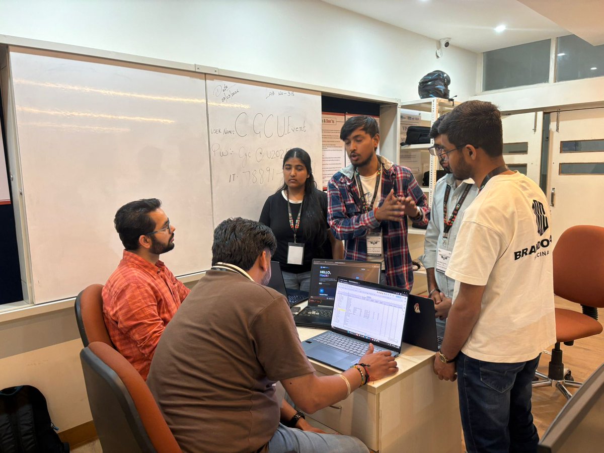 Akshay kumar tweet media