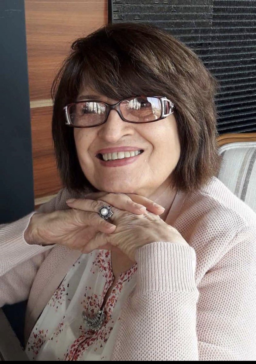 الثالث والعشرون من أبريل 📖✨ tweet media