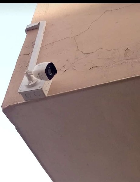UgoLagos's tweet photo. The day my landlord installed CCTV in the compound, one particular neighbor started shouting about “privacy” and how decent people don’t spy on others.

My landlord just smiled and said nothing.

Three days later we checked the footage from the previous week…

Now everybody understands why he was shouting.