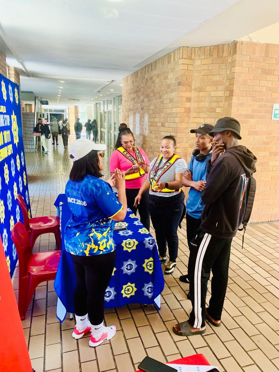 SAPoliceService's tweet image. #sapsEC As part of #CampusSafety, a “First Things First” Student Safety Awareness Campaign was held at Nelson Mandela University’s North Campus on 5 March 2026.

The initiative, which was led by NMU Health and Wellness in partnership with Humewood SAPS and SANBS, focused on
