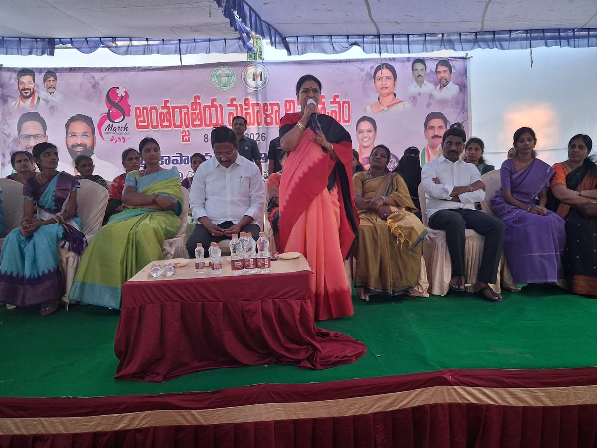 MC_Mahabubnagar's tweet photo. As part of #PrajapalanaPragatiPranalika, a special program was organized today at the Municipal Office to celebrate 🌸 #InternationalWomensDay and honor the dedicated women who contribute to the city’s development. 

Felicitations were given to #sanitation workers, municipal employees, and RPs for their valuable service to the community. The program was graced by Hon’ble MP Smt. @Aruna_DK  garu, Hon’ble MLA @palamuru Y. Srinivas Reddy garu, Mayor @GummalaMamtha garu, Deputy Mayor M. Surender Reddy garu, along with respected corporators. 

Their presence encouraged and appreciated the tireless efforts of women working for public service and sanitation in Mahbubnagar Municipal Corporation. 🌺👏✨
#WomensDay #PrajapalanaPragatiPranalika #Mahbubnagar #WomenEmpowerment #SanitationHeroes #PrajapalanaPragatiPranalika #99DaysActionPlan #swachhsurvekshan2025 #TelanganaRising2047 #PublicGovernance #TelanganaDevelopment #PeopleFirstGovernance
@RoopaMishra77 @SwachhBharatGov @SwachhBharat @MoHUA_India @palamuru @tksreedevi @cdmatelangana @Collector_MBNR @ACLB_MBNR @SBMU_Telangana @ecowarriorind